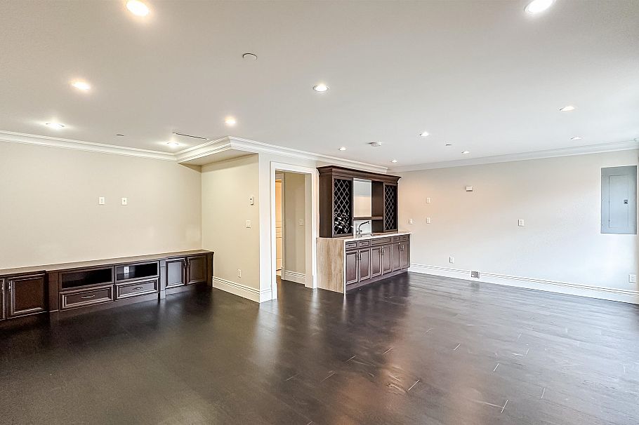 3941 W 11th Avenue Vancouver, BC - 30