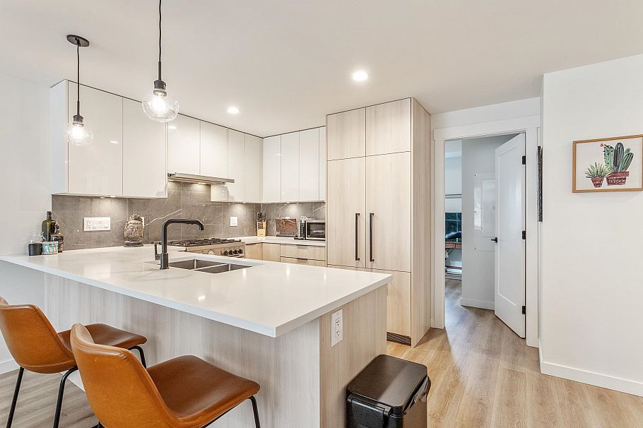 6 237 Ridgeway Avenue North Vancouver, BC - 5