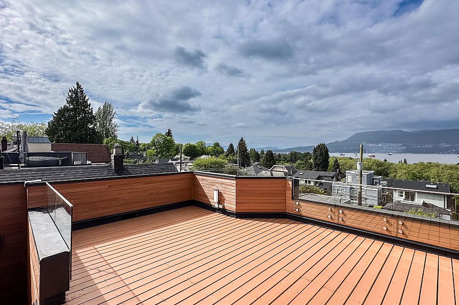 3941 W 11th Avenue Vancouver, BC - 34