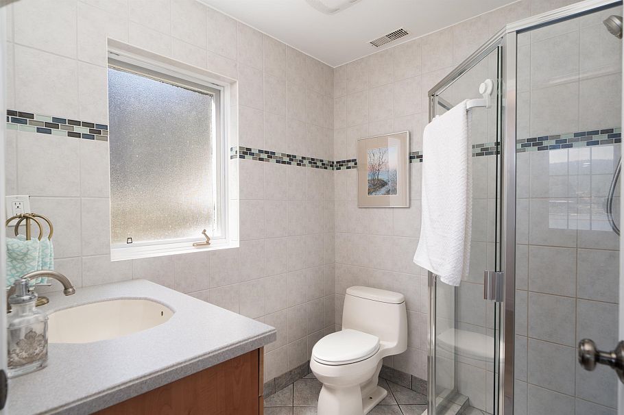 4793 Strathcona Road North Vancouver, BC - 38