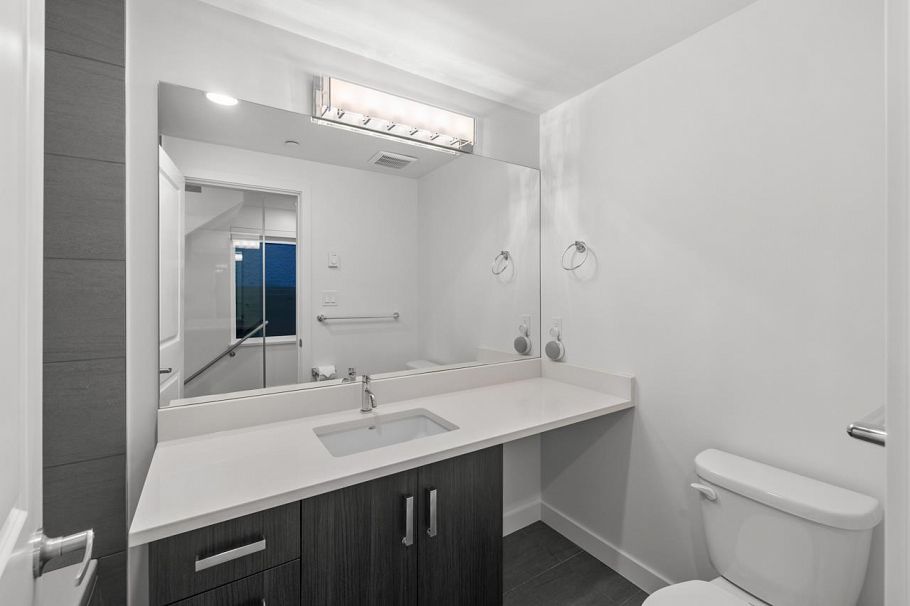 1847 Adanac Street Vancouver, BC - 16