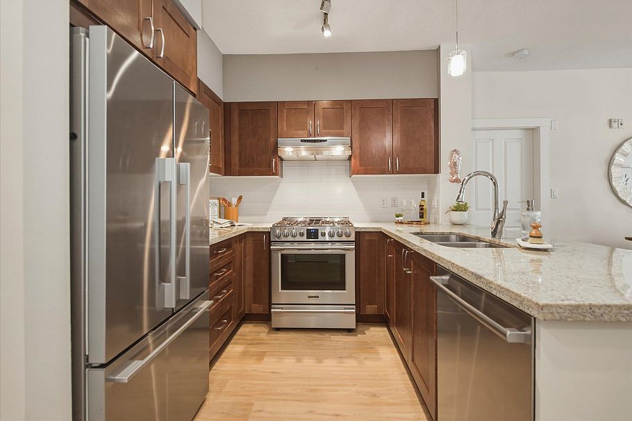 308 1111 E 27th Street North Vancouver, BC - 10