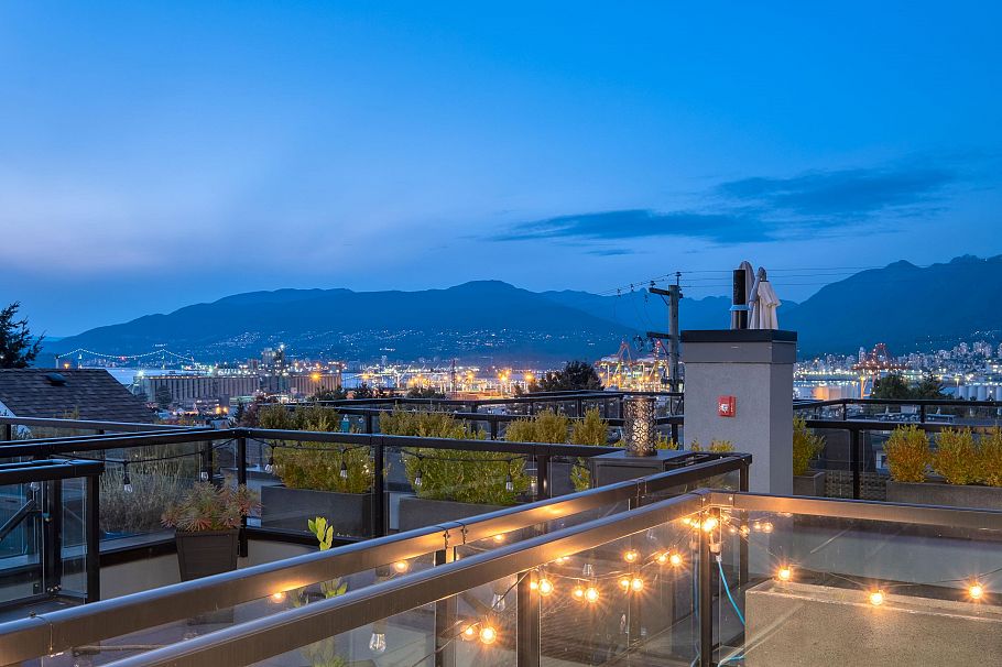 1847 Adanac Street Vancouver, BC - 36