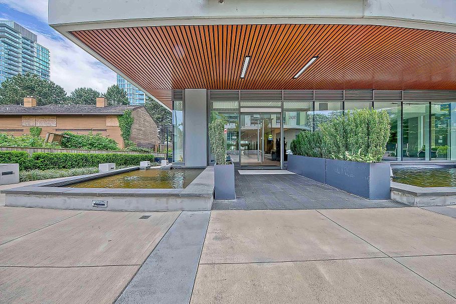 2402 8189 Cambie Street Vancouver, BC - 2