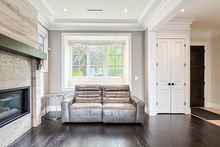 3941 W 11th Avenue Vancouver, BC - 5