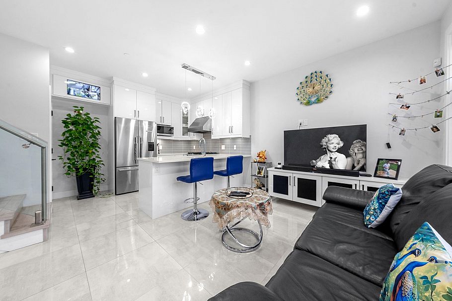 6751 Knight Street Vancouver, BC - 2