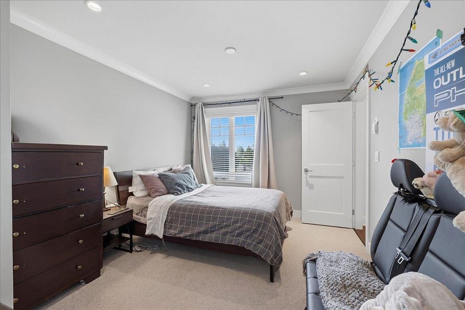 1152 Wellington Drive North Vancouver, BC - 27