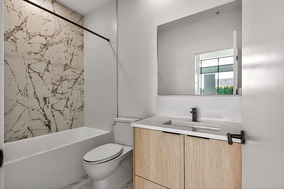 101/202 422 E 3rd Street North Vancouver, BC - 16