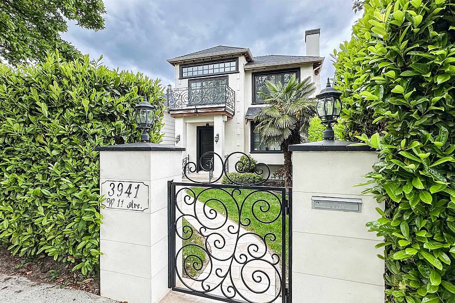 3941 W 11th Avenue Vancouver, BC - 1