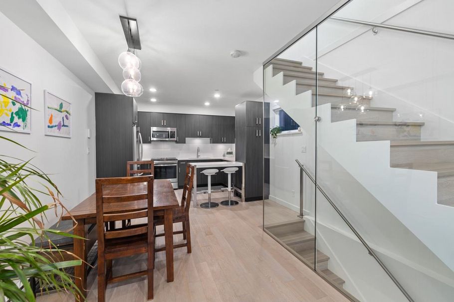 1847 Adanac Street Vancouver, BC - 10
