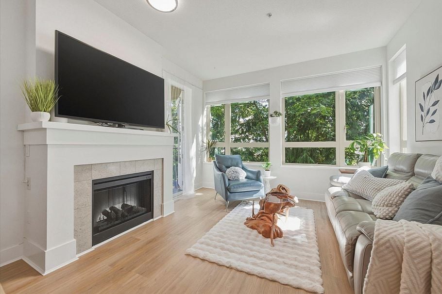 308 1111 E 27th Street North Vancouver, BC - 1