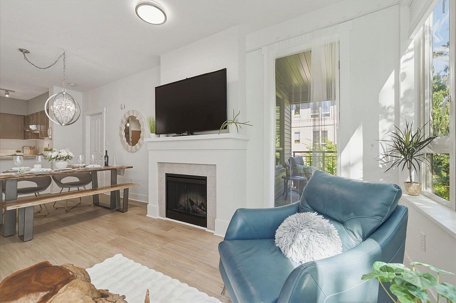 308 1111 E 27th Street North Vancouver, BC - 2