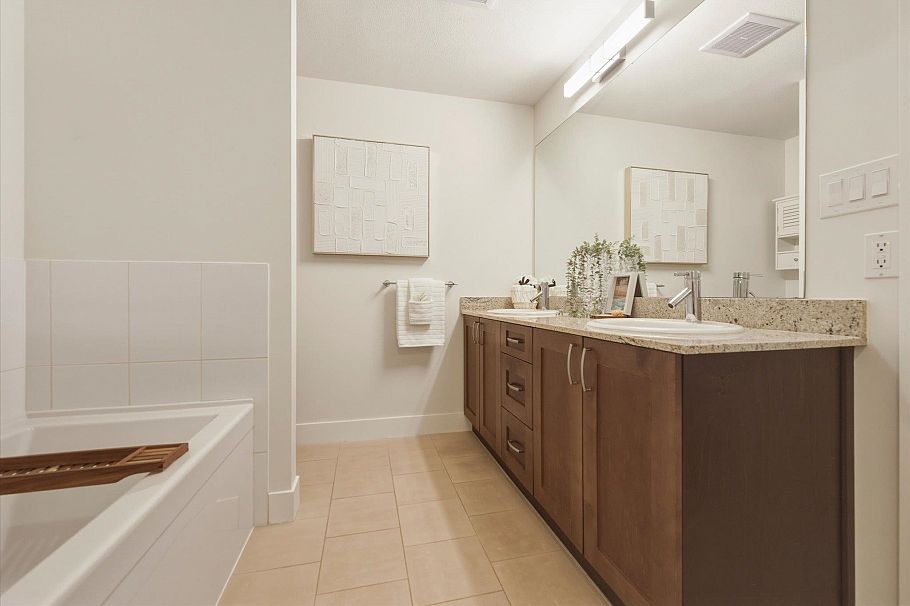 308 1111 E 27th Street North Vancouver, BC - 18
