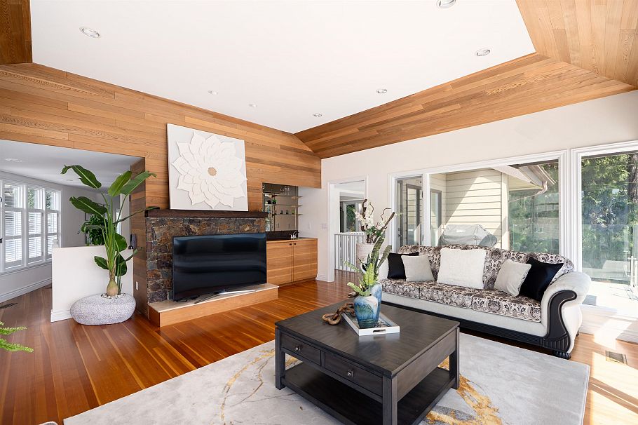 4793 Strathcona Road North Vancouver, BC - 18