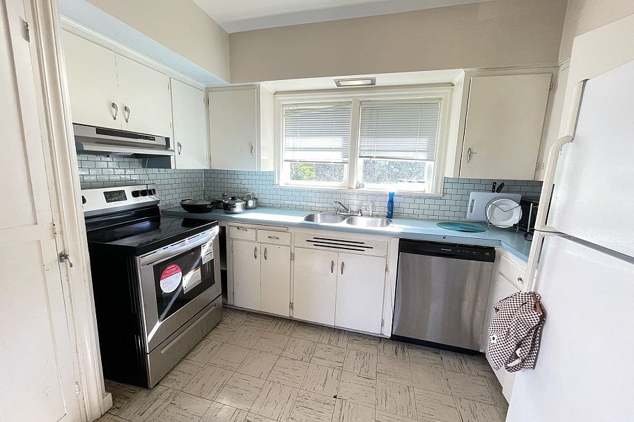 4679 Puget Drive Vancouver, BC - 6