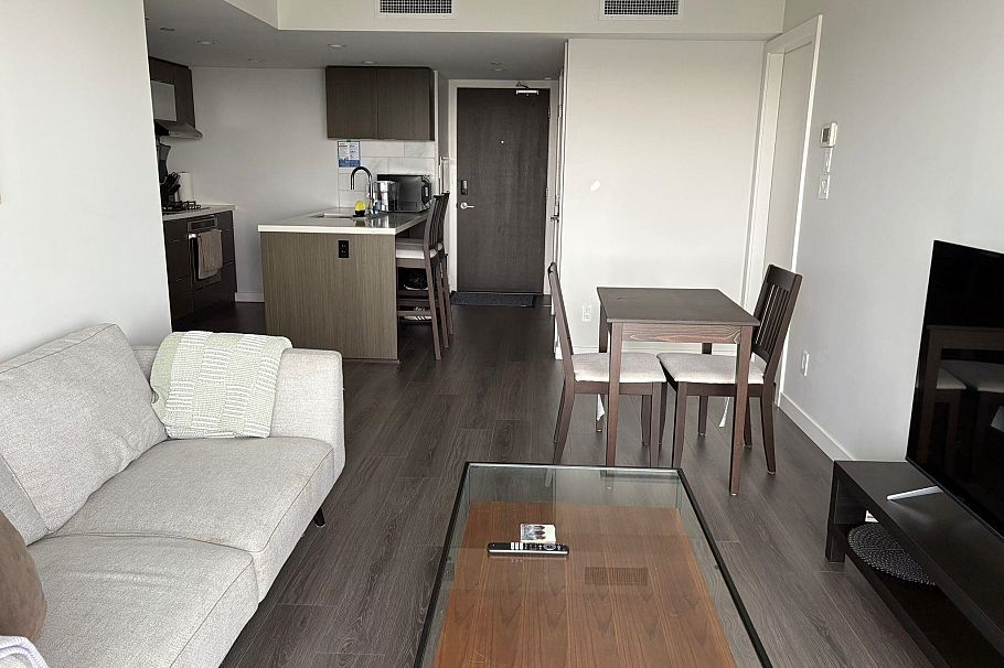 2402 8189 Cambie Street Vancouver, BC - 3