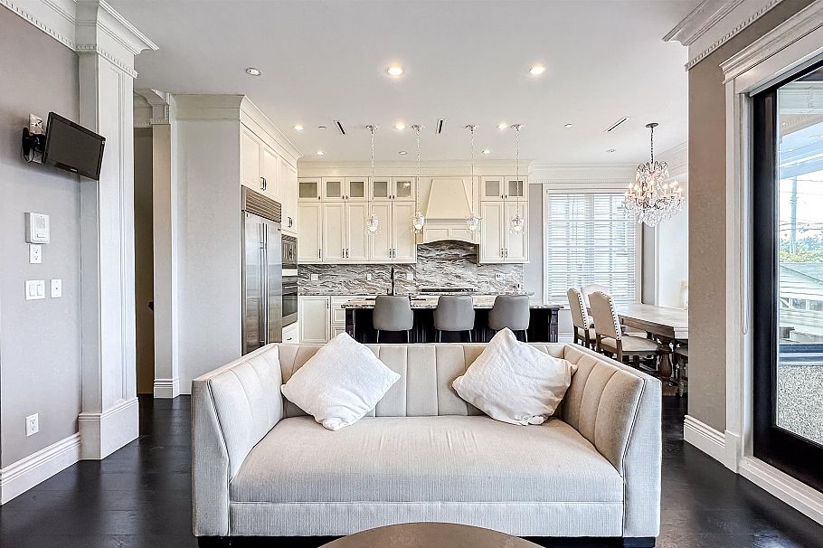 3941 W 11th Avenue Vancouver, BC - 13