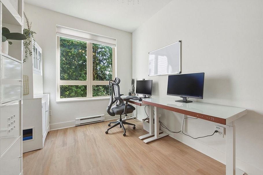 308 1111 E 27th Street North Vancouver, BC - 20