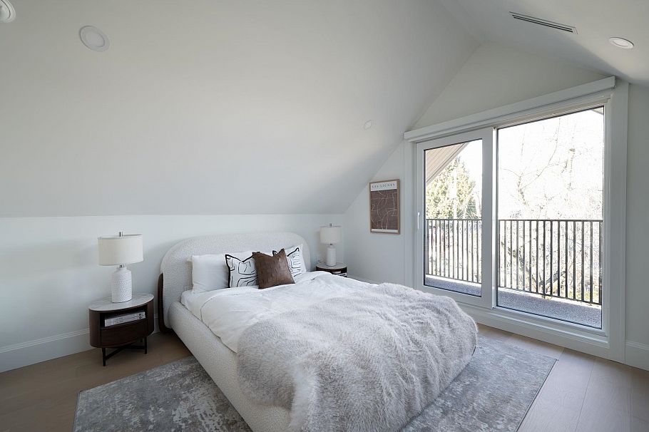 1 864 E 16th Avenue Vancouver, BC - 24