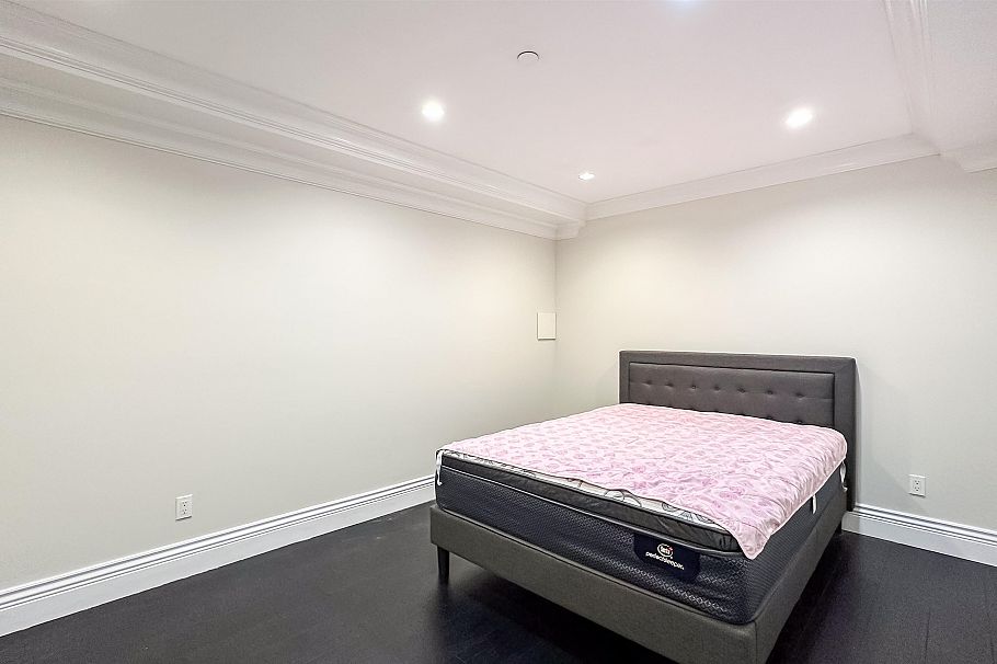 3941 W 11th Avenue Vancouver, BC - 31