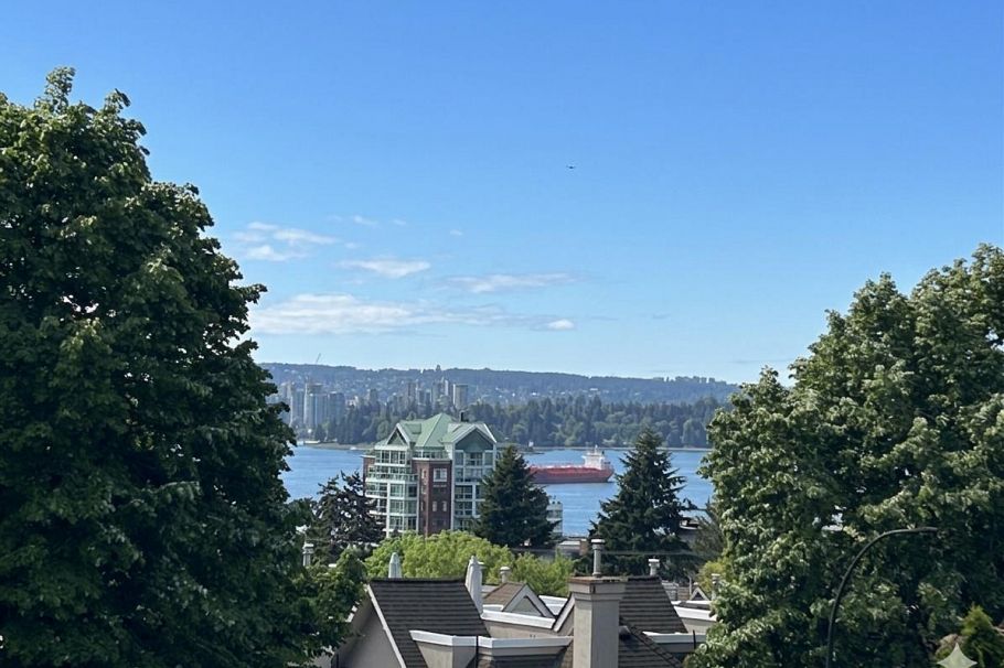 7 232 E 6th Street North Vancouver, BC - 2