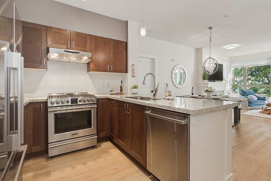 308 1111 E 27th Street North Vancouver, BC - 9
