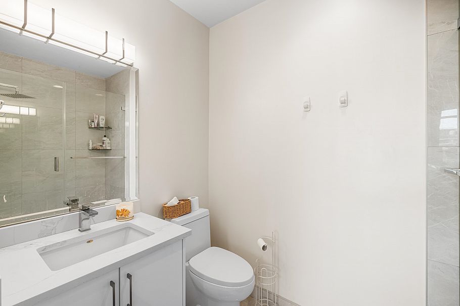 2303 1200 Alberni Street Vancouver, BC - 21