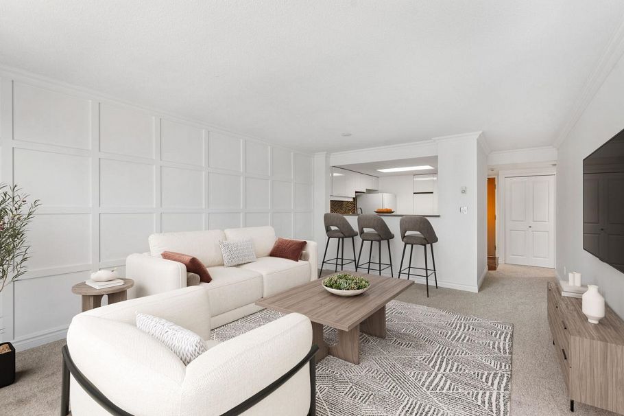 910 1500 Howe Street Vancouver, BC - 2