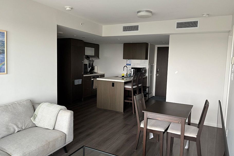 2402 8189 Cambie Street Vancouver, BC - 5