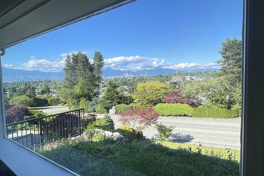 4679 Puget Drive Vancouver, BC - 2