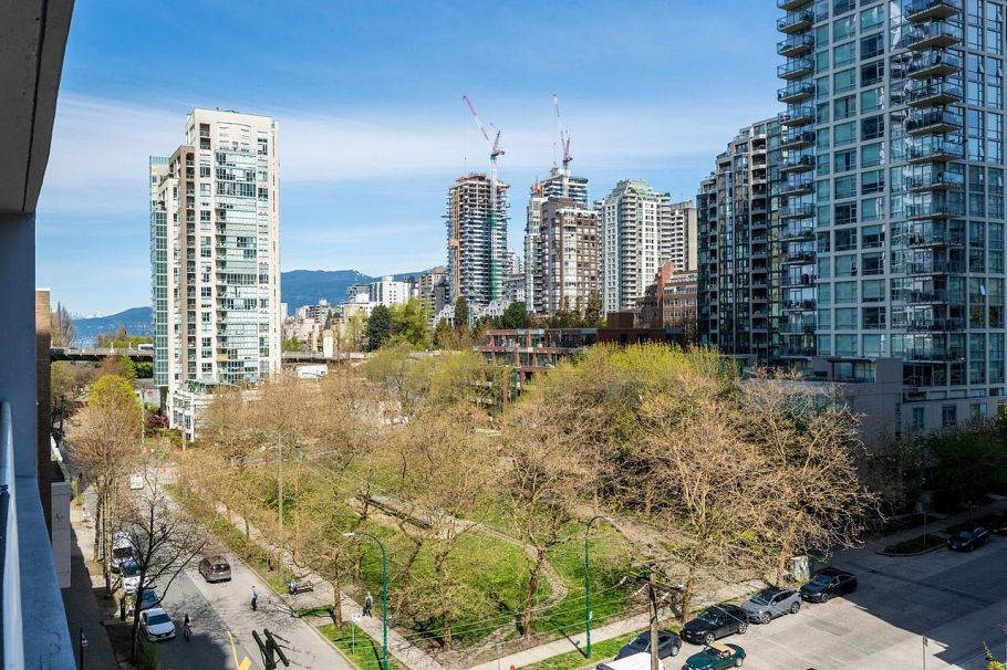 910 1500 Howe Street Vancouver, BC - 21