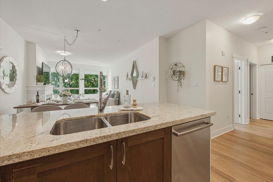 308 1111 E 27th Street North Vancouver, BC - 8
