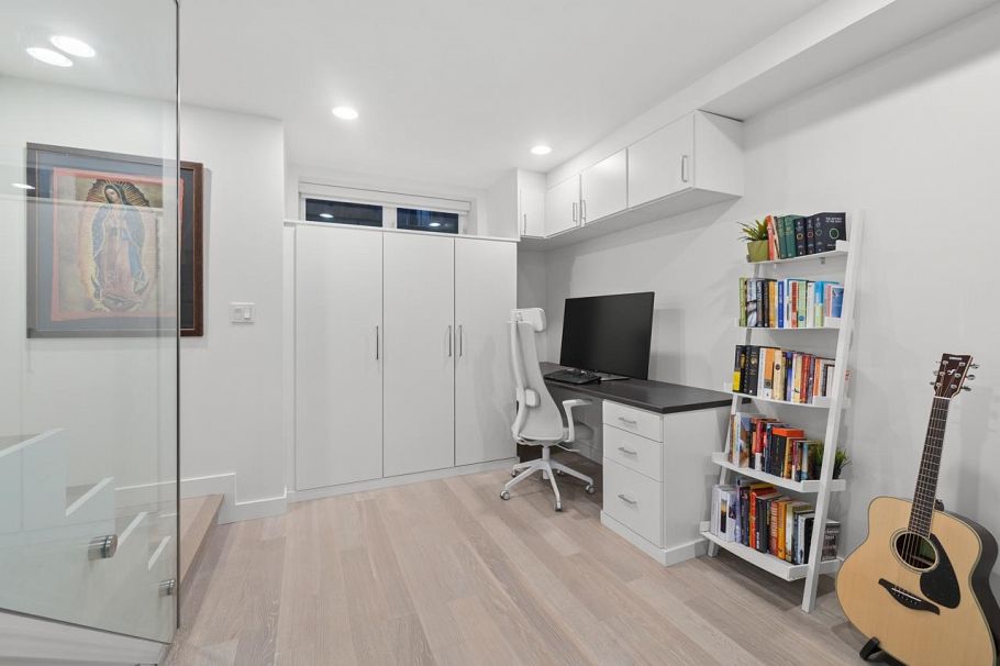1847 Adanac Street Vancouver, BC - 28