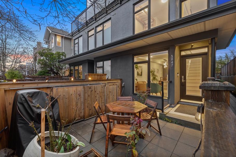 1847 Adanac Street Vancouver, BC - 2
