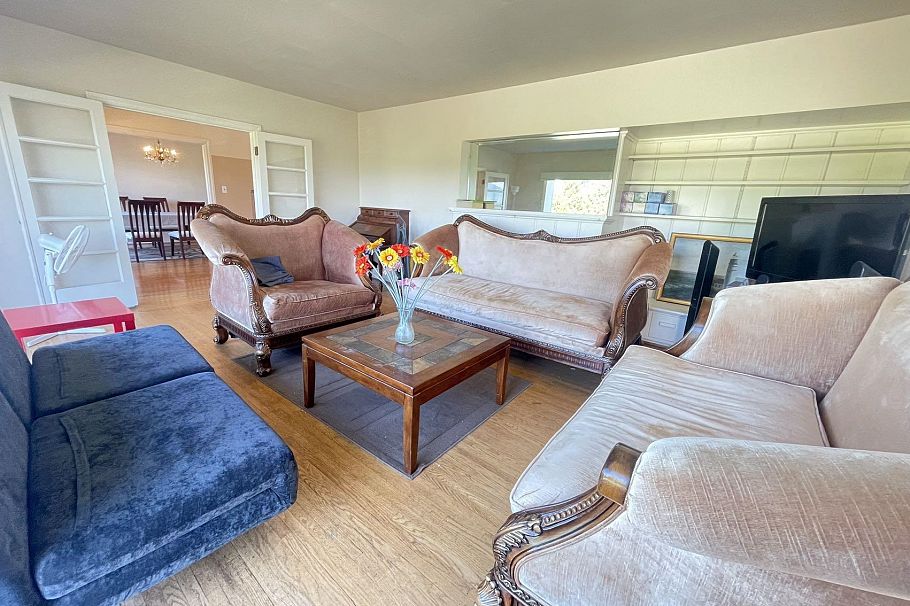 4679 Puget Drive Vancouver, BC - 4
