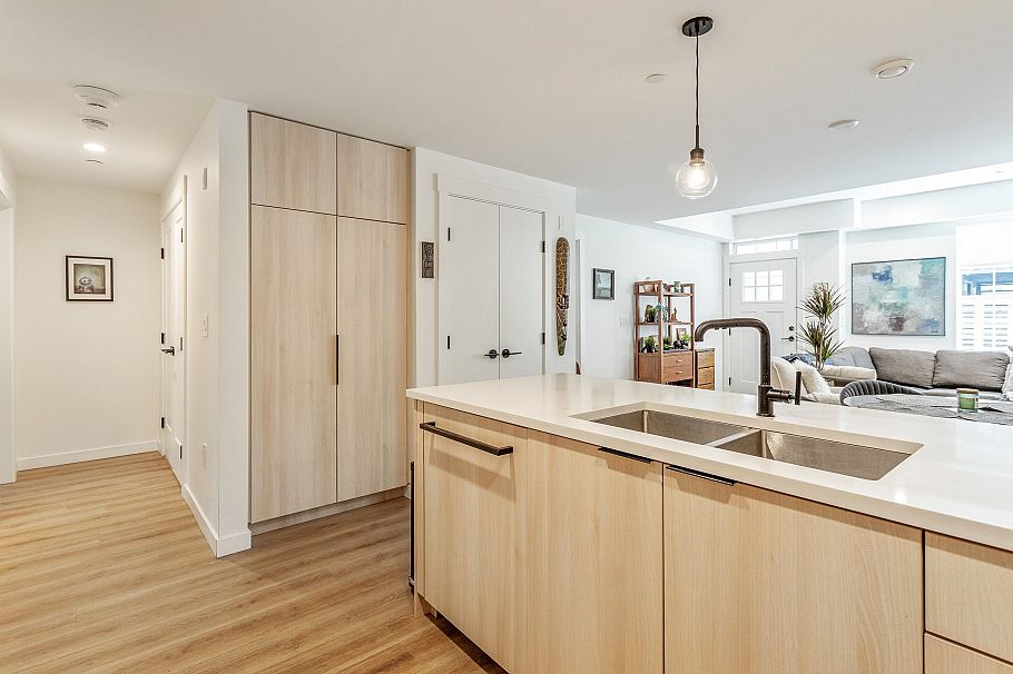 6 237 Ridgeway Avenue North Vancouver, BC - 3