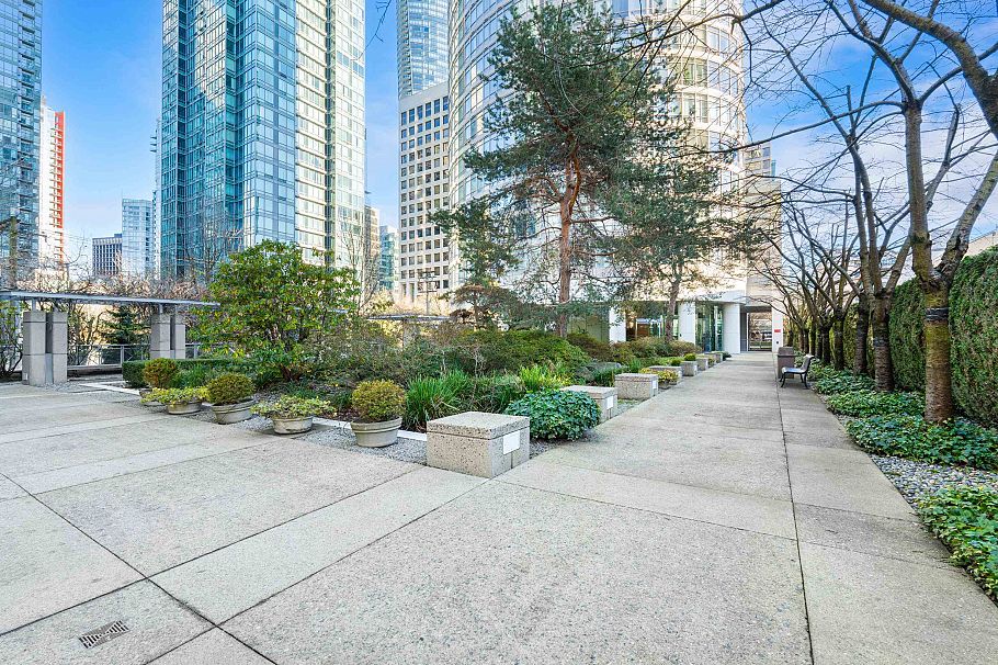 2303 1200 Alberni Street Vancouver, BC - 33