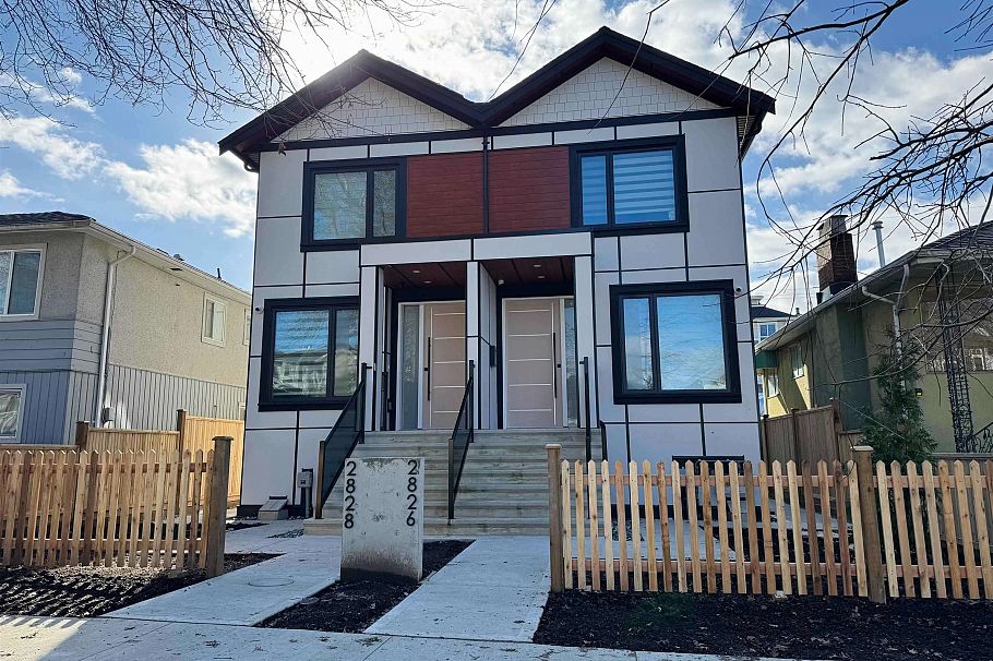 2828 Cheyenne Avenue Vancouver, BC - 1