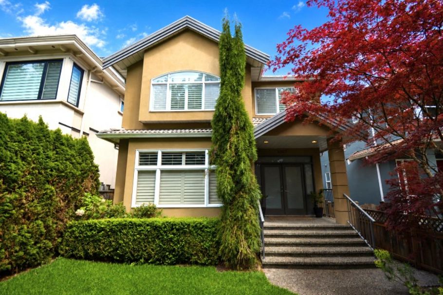 4347 W 13th Avenue Vancouver, BC - 1