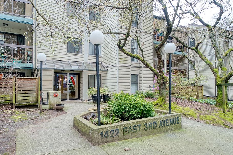 309 1422 E 3rd Avenue Vancouver, BC - 1