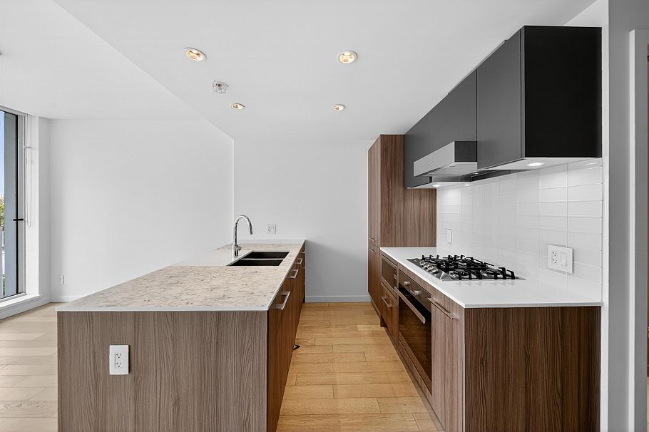 503 2220 Kingsway Vancouver, BC - 9