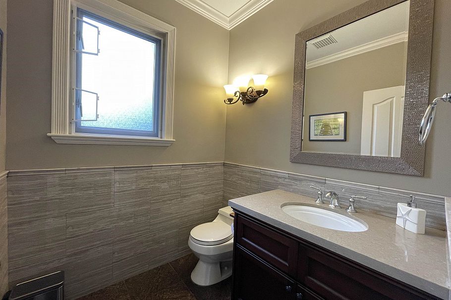 1120 W 58th Avenue Vancouver, BC - 17