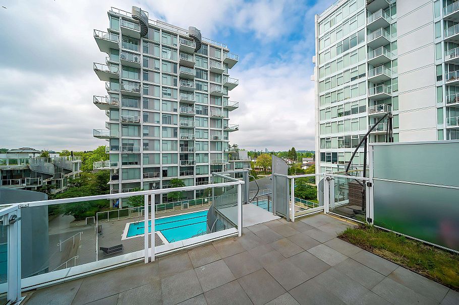 503 2220 Kingsway Vancouver, BC - 3