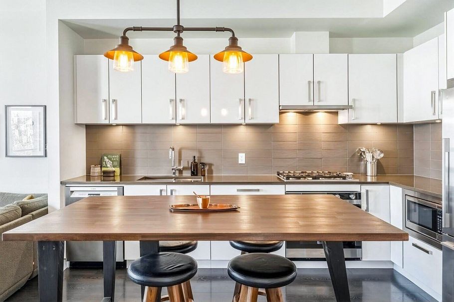 408 105 W 2nd Street North Vancouver, BC - 2