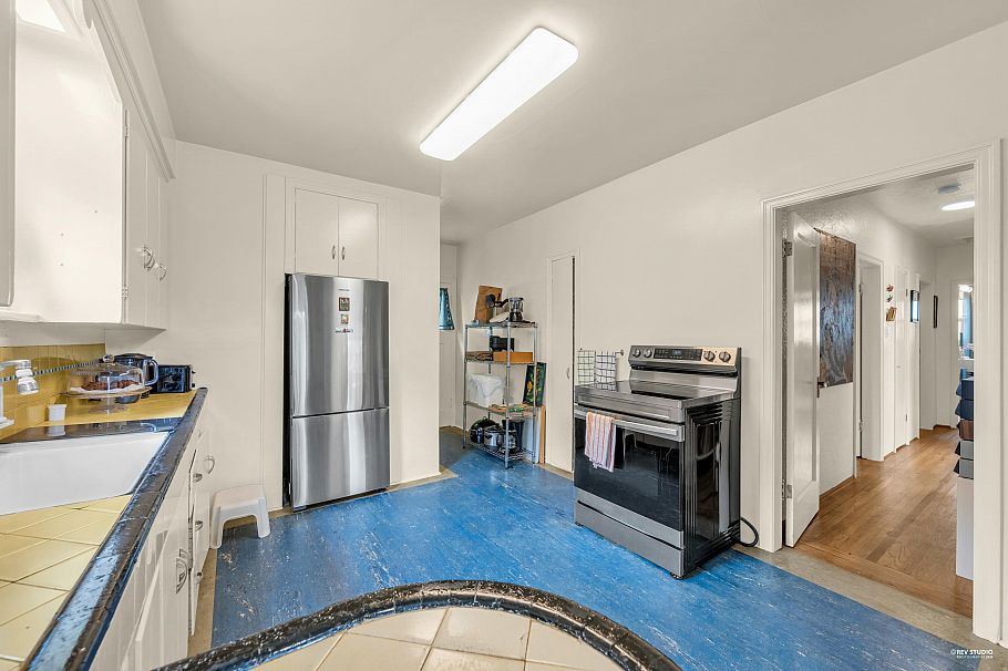 2245 W 22nd Avenue Vancouver, BC - 17