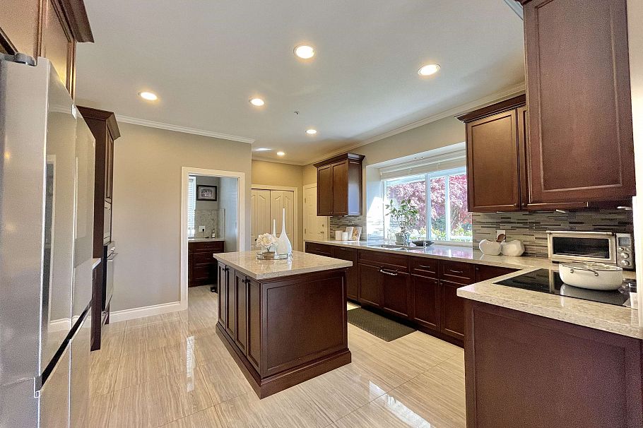 1120 W 58th Avenue Vancouver, BC - 14