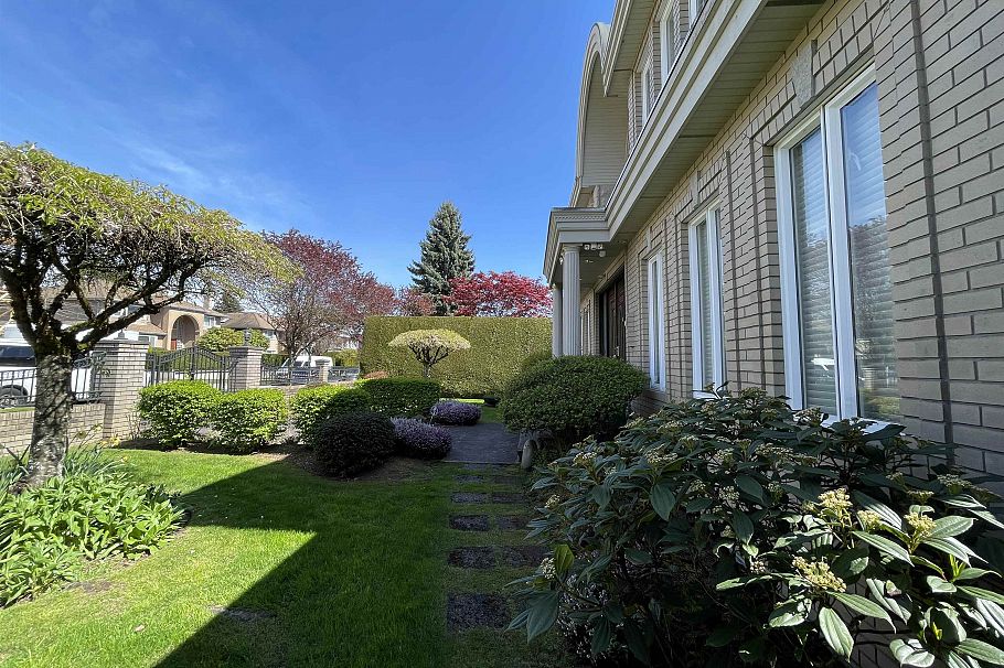 1120 W 58th Avenue Vancouver, BC - 5