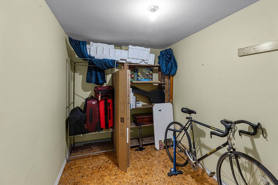 7363 Kokanee Place Vancouver, BC - 27