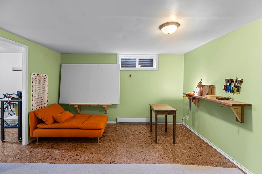 7363 Kokanee Place Vancouver, BC - 23