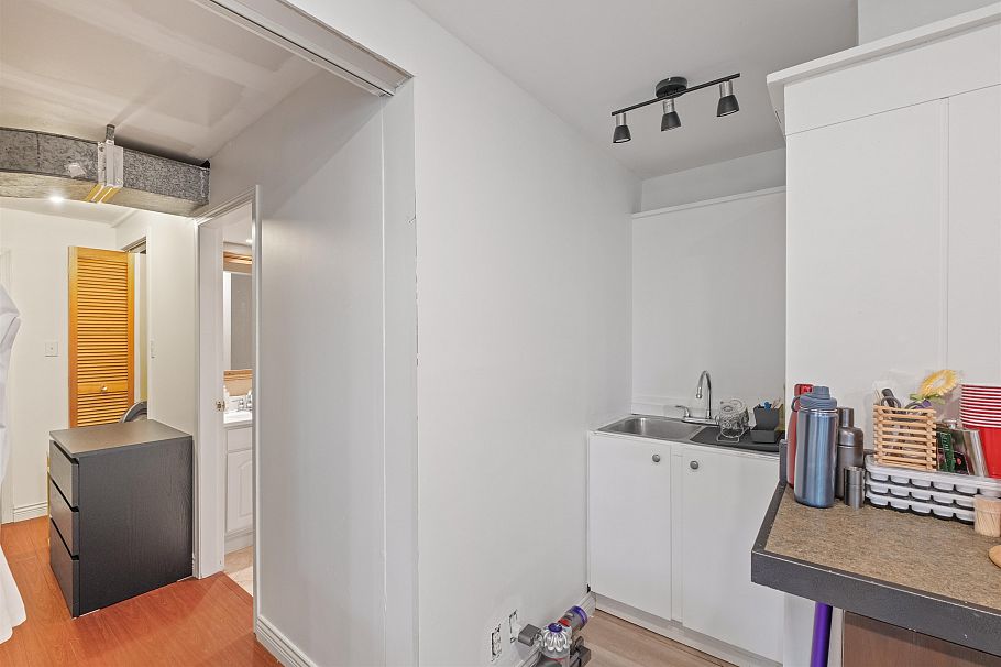 962 Whitchurch Street North Vancouver, BC - 26